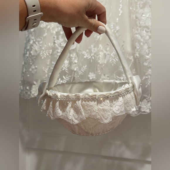 Teter Warm Flower Girl Dress and Basket - 2T - Picture 6 of 13